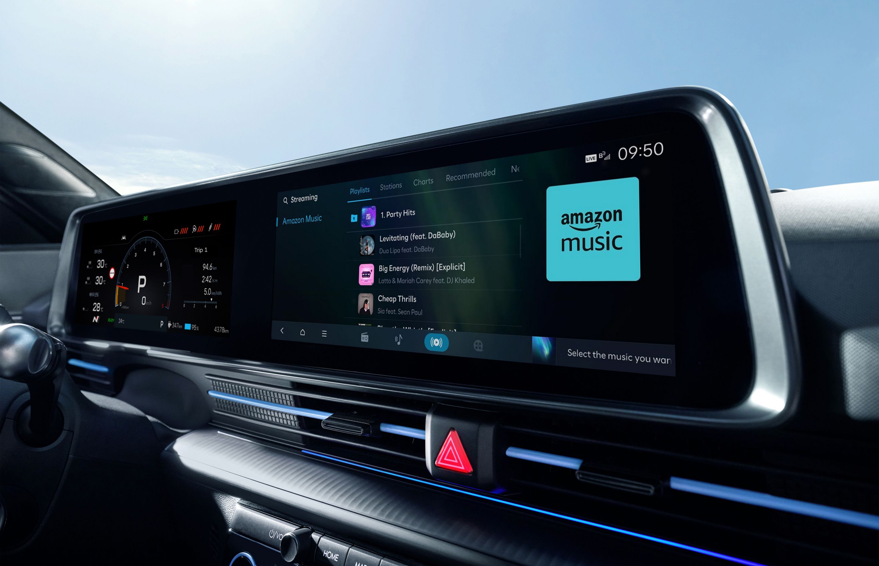 Hyundai IONIQ 6 N belső tere digitális műszerfallal, infotainment funkcióval, streaming alkalmazásokkal.