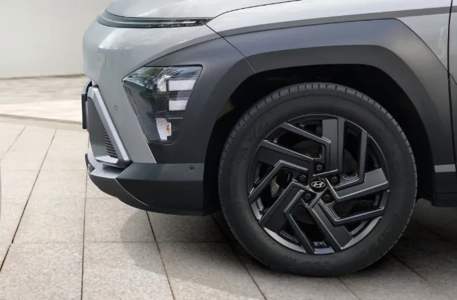 Könnyűfém keréktárcsák Hyundai járművön.